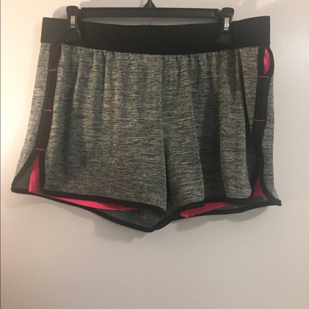 Danskin active shorts - size Large
